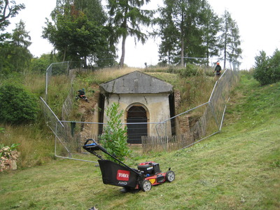 work on the mausoleum by FoD