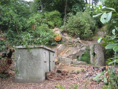 closer view of WW2 bldgs and hope steps